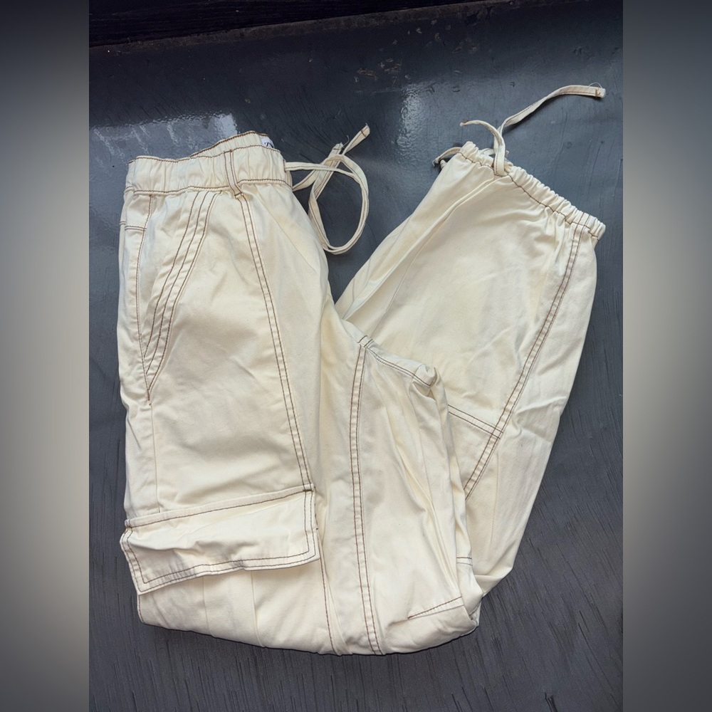 ZARA Woman’s Ecru Beige/Cream‎ Wide Leg Cargo Trousers Pants size 4